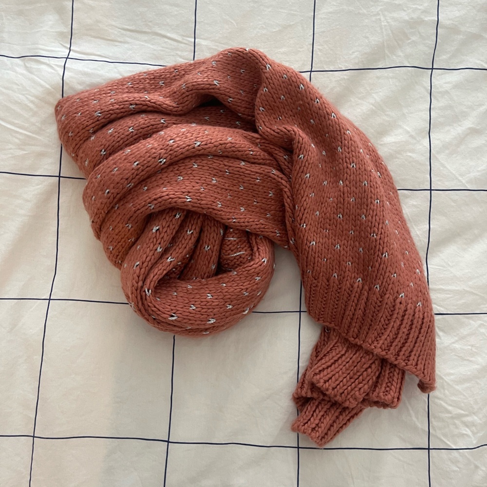 Vintage Cozy Knit Scarf - Picture 2 of 3